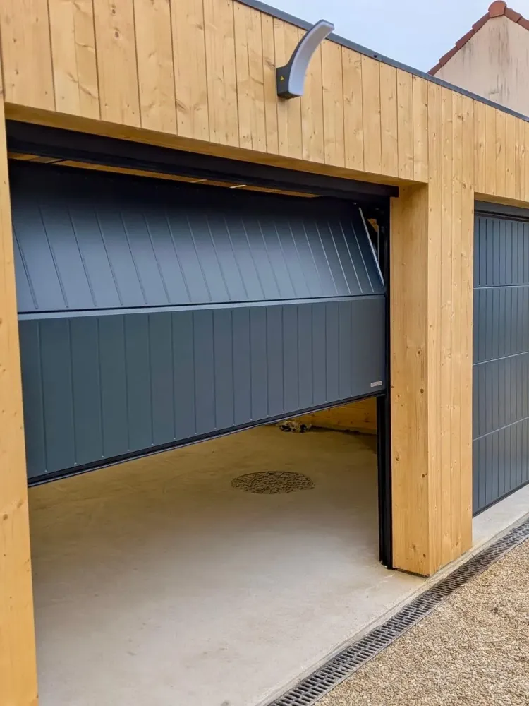 Pose de portes de garages à Saclas
